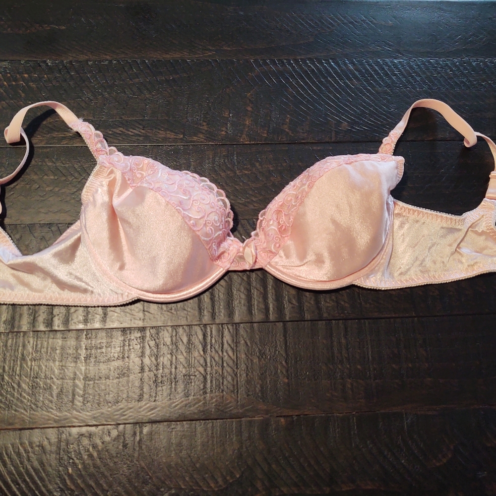 Victoria Secret 38D pink bra
